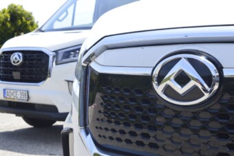 Jött egy kínai furgon jómunkásembereknek