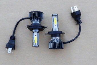 Itt a LED-es fényszórók átka, így ne használd