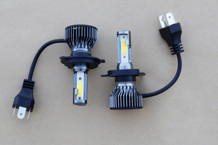 Itt a LED-es fényszórók átka, így ne használd