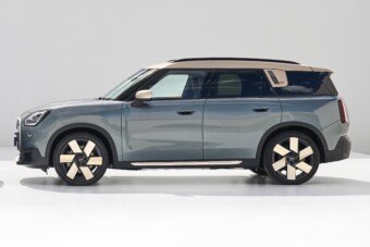 300 lóerős autót kaptak a műszaki egyetem hallgatói