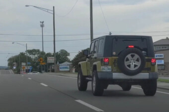 Létező jelenség az emelt terepjárók „halálos” remegése