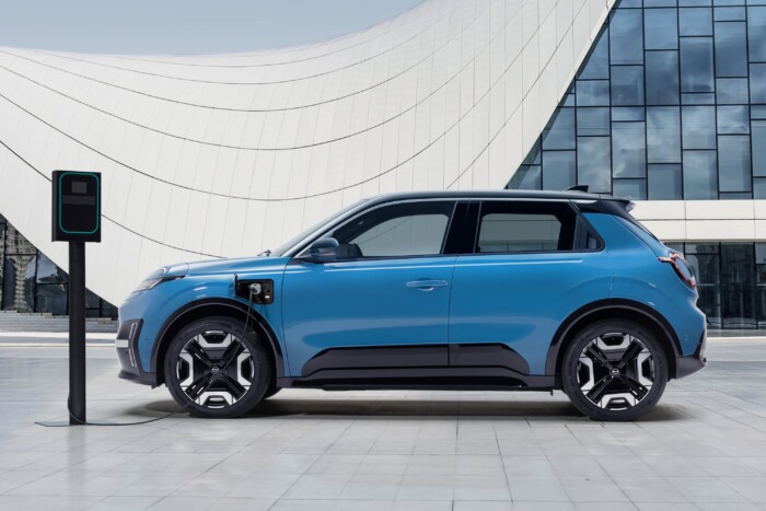 Villanymotorral tér vissza a Nissan vidám kisautója 6