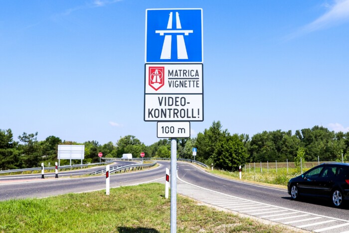 Így még nem vehettél magyar autópálya-matricát