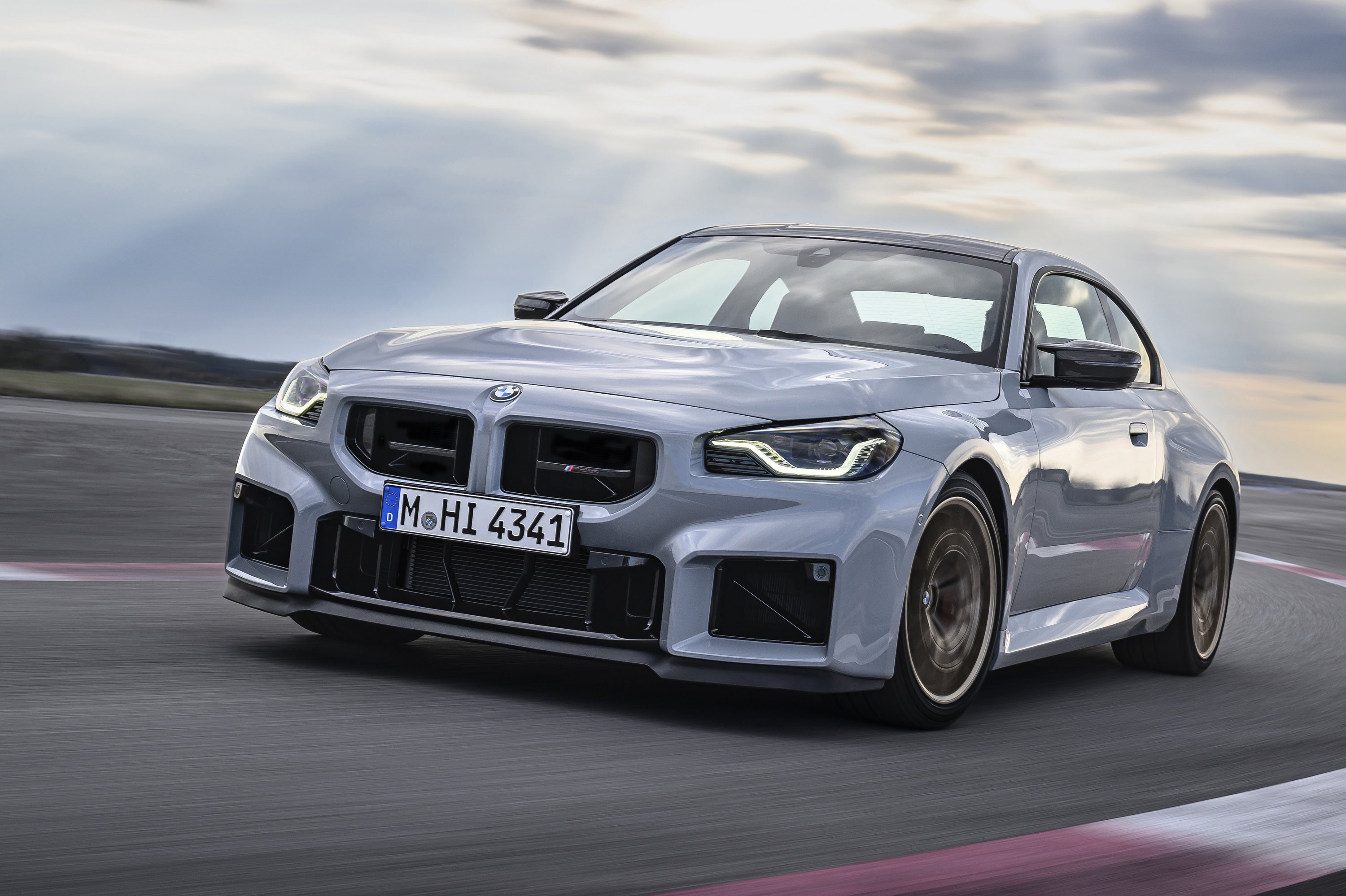 p90600842_highres_the-new-bmw-m2-cs | Vezess | Vezess