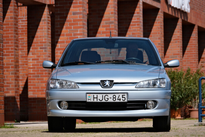 Így mennek el milliók egy olcsó használt autóra 19