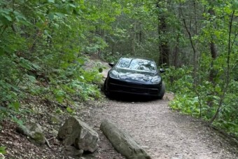 Az erdő közepén találták egy Porschét