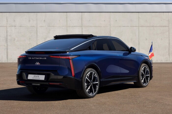 Állva utazhatsz a szalmával díszített autóban 6 | Vezess Állva utazhatsz a szalmával díszített autóban 6