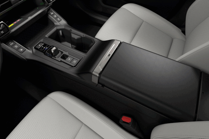 Nem látszik, de sokkal többet tud az új Toyota 9