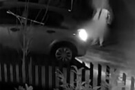 Jogsi nélkül, részegen tolatott árokba a szomszéd Mercijével 1