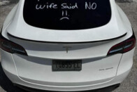 Ablakba ragasztott üzenettel kér bocsánatot egy hazai autós a többiektől 8