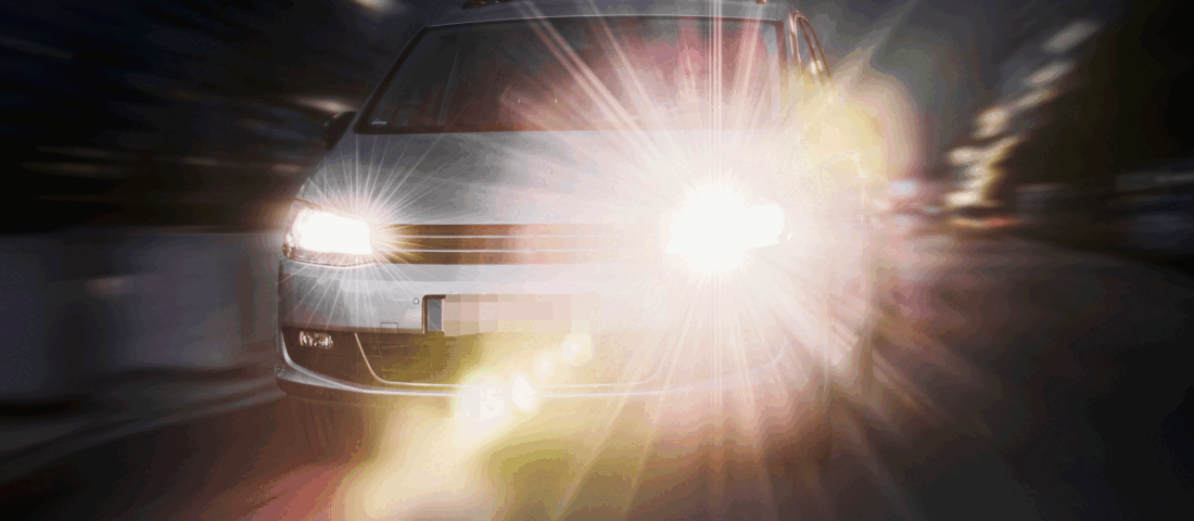 Villogó autóst állítottak bíróság elé