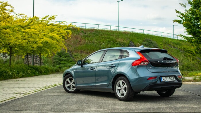 Magyaroknak ez már prémiumautó. Megéri a felárat? 14