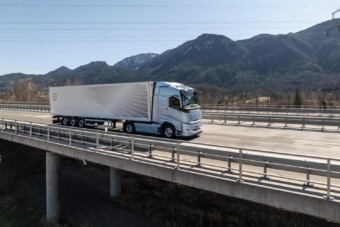 Az űripar és a teherautó-gyártás találkozása