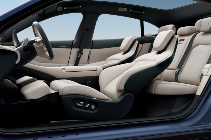 A Ferrari babérjaira tör az új kínai SUV? 8 | Vezess A Ferrari babérjaira tör az új kínai SUV? 8