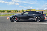 240-nel próbáltuk ki a magyar oválpályát 10