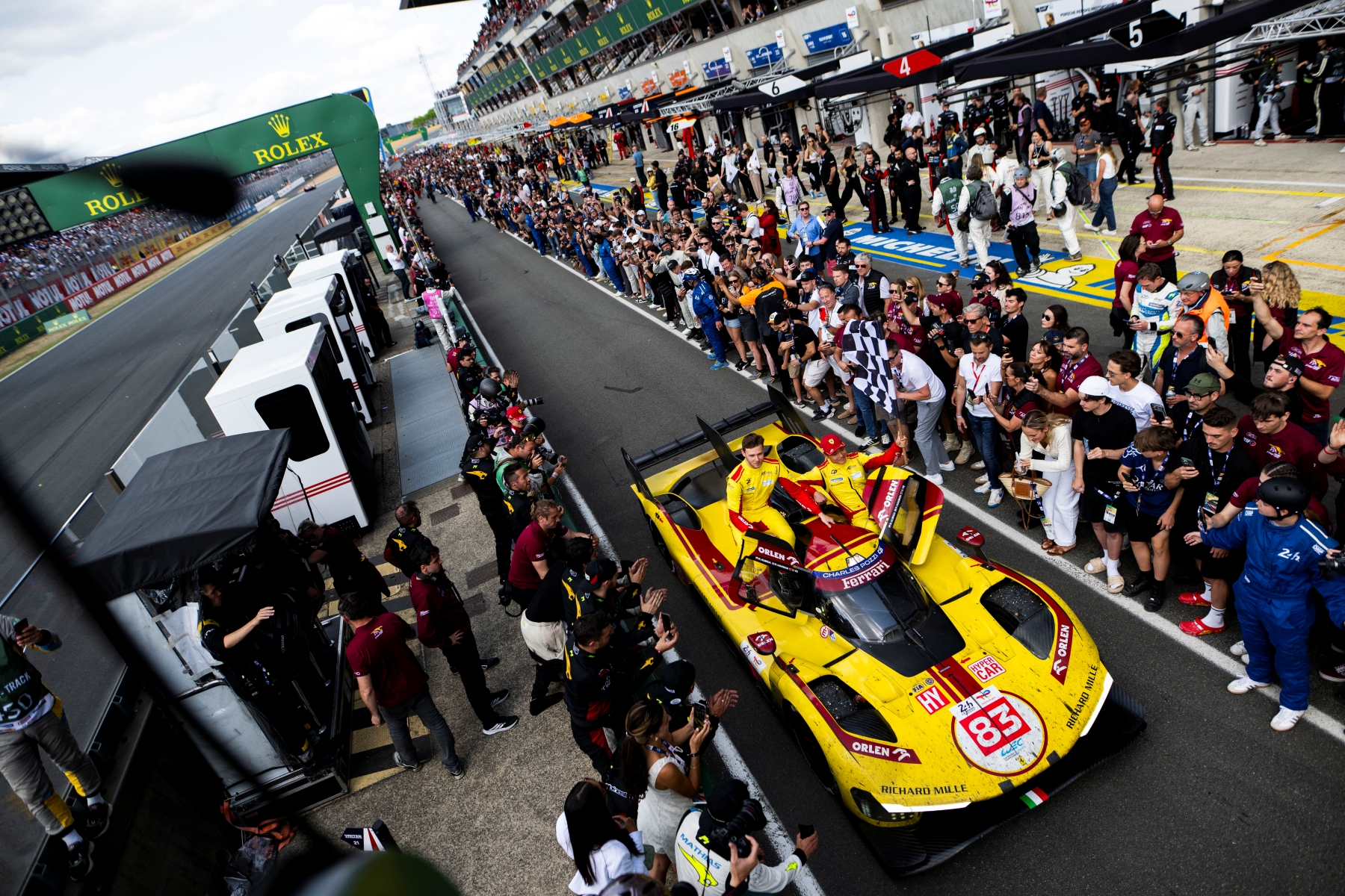 Press - 24 Heures du Mans 2025 - Sunday | Vezess | Vezess