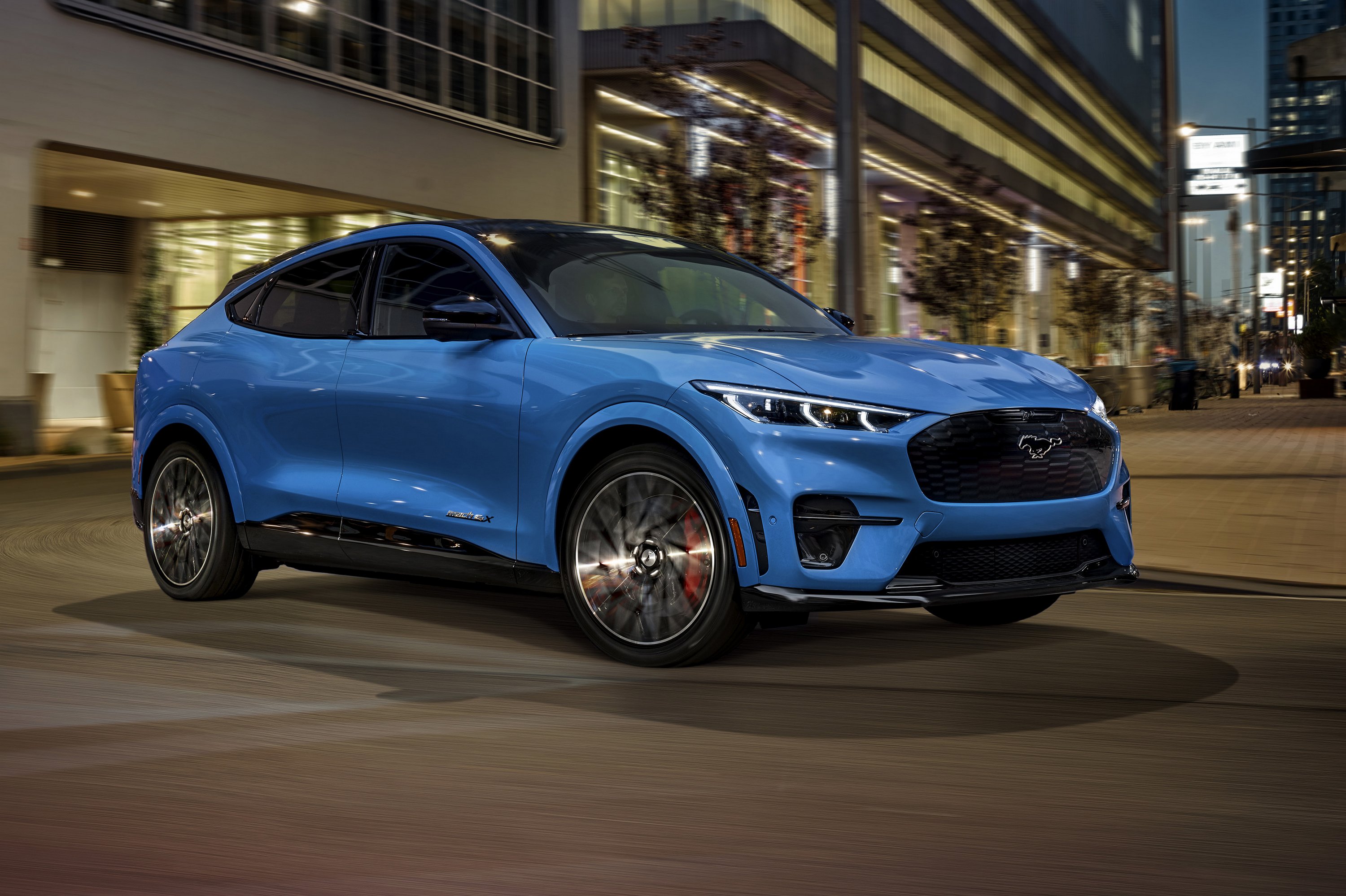 2020_ford_mach-e_gt_01 | Vezess | Vezess