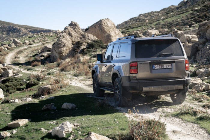 Átalakították a Land Cruisert, hogy életben maradjon 7 | Vezess Átalakították a Land Cruisert, hogy életben maradjon 7