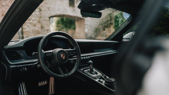 Oroszlánok lepték el ezt a Porschét 8