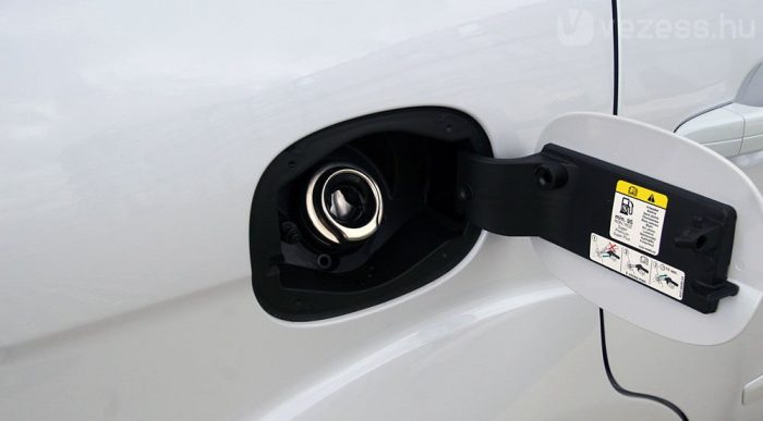 Miért tűnt el a tanksapka több modern autóról? 1