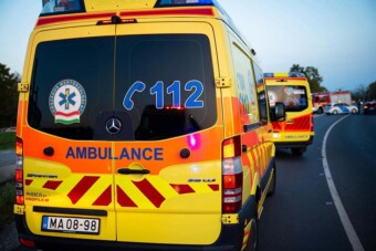 Felrúghatom a KRESZ-t, ha érkezik mögöttem egy szirénázó mentő? Itt a válasz