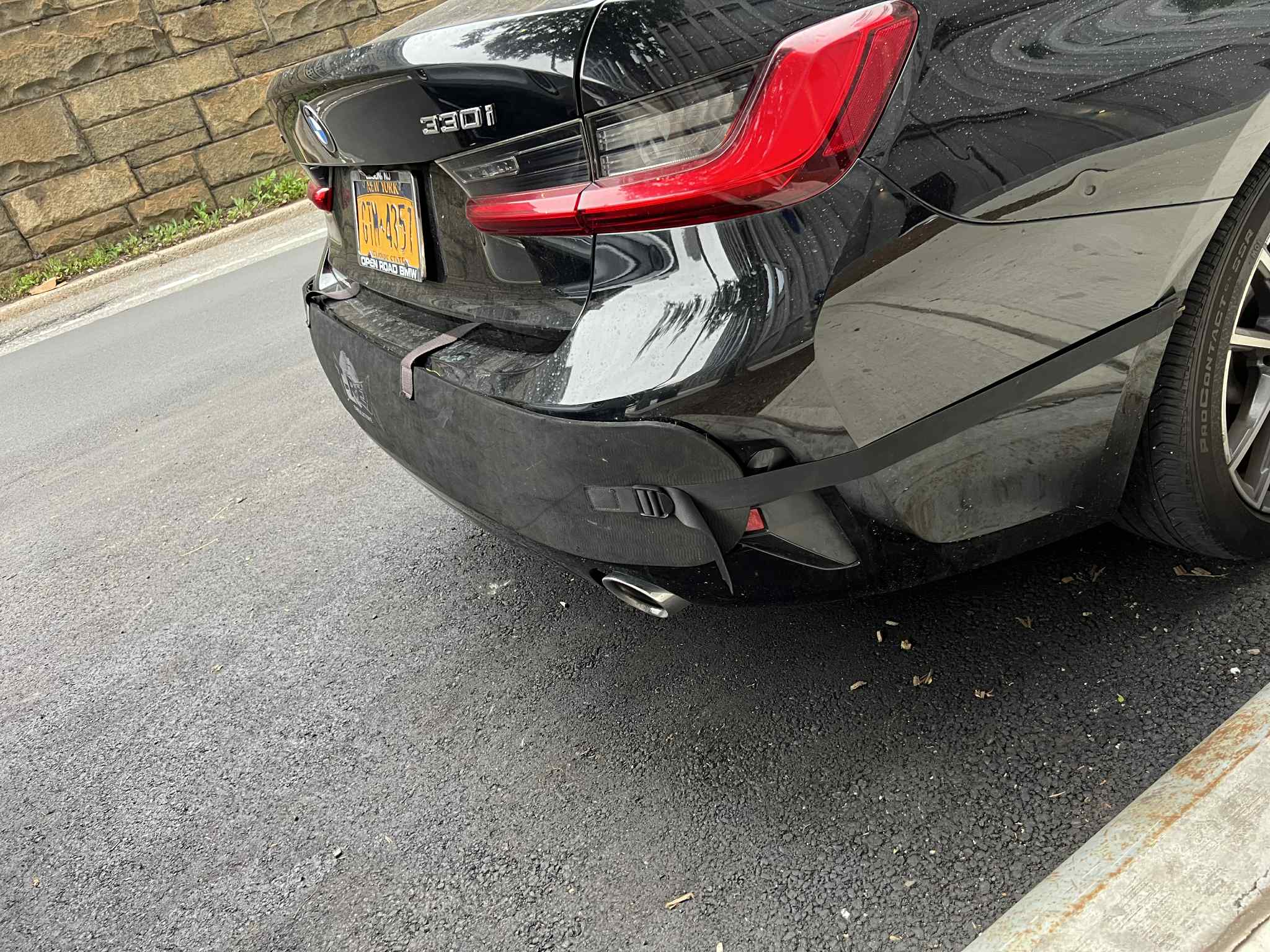 Parkolássegítő rendszámtáblát szereltek egy BMW-re 2 | Vezess Parkolássegítő rendszámtáblát szereltek egy BMW-re 2