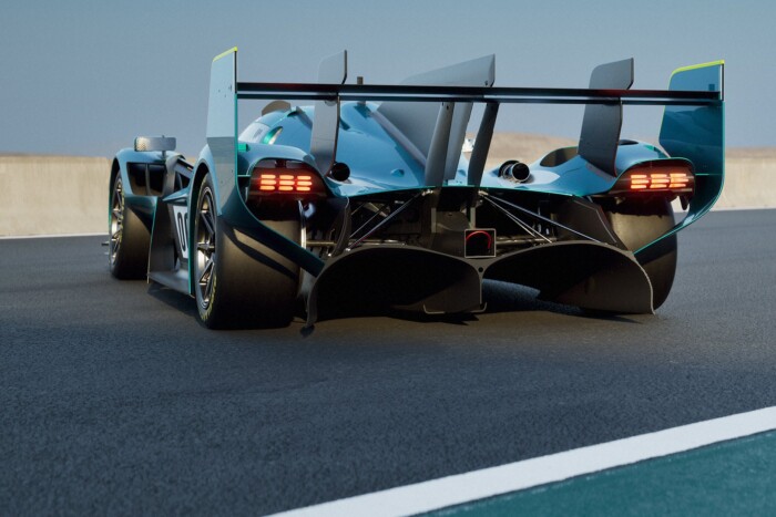 Magánhasználatra készült ez a Le Mans-i versenyautó 13