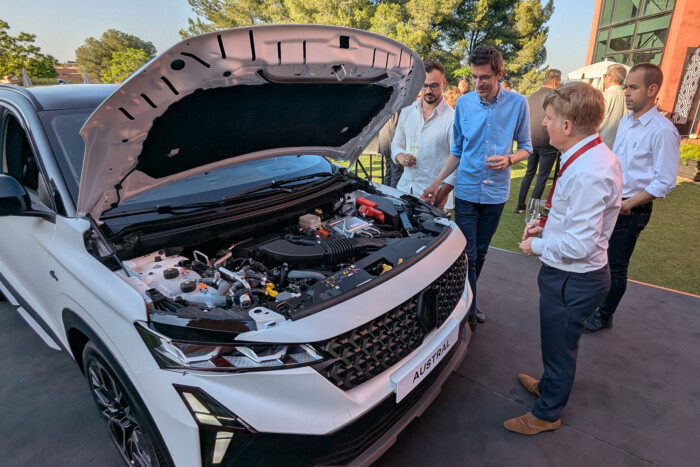 Családi hibrid, meglepő extrákkal 18 | Vezess Családi hibrid, meglepő extrákkal 18