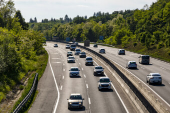 Autópályán vezetsz nyáron? Ezt jó, ha tudod!
