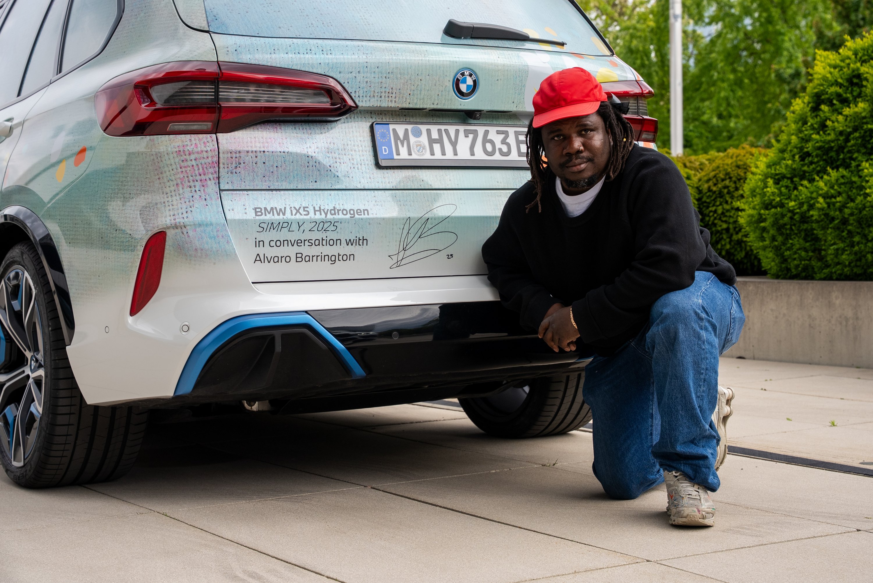 bmw-ix5-hydrogen-art-car-alvaro-barrington-10 | Vezess | Vezess