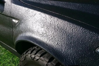 Koromfekete éjszakák rücskös szörnyét építették meg egy használt BMW-ből