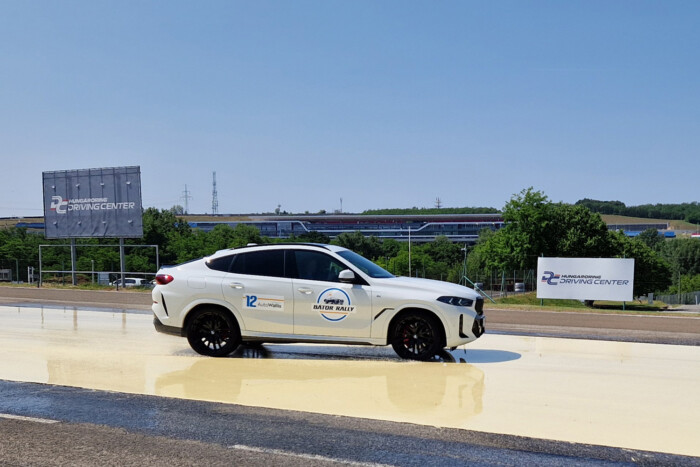 36 milliót gyűjtöttek autózással 7