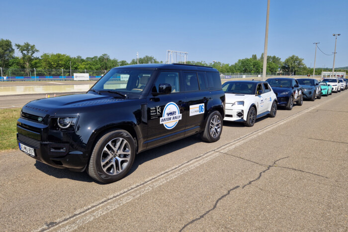 36 milliót gyűjtöttek autózással