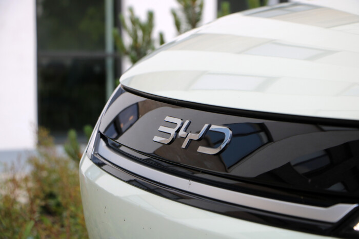 Sok magyar autósnak tud újat mutatni ez a kínai villanyautó 17