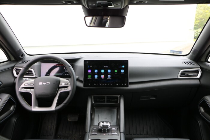 Sok magyar autósnak tud újat mutatni ez a kínai villanyautó 16