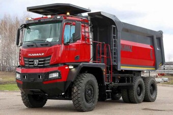 Közel ötven tonnával is elbír ez a Kamaz