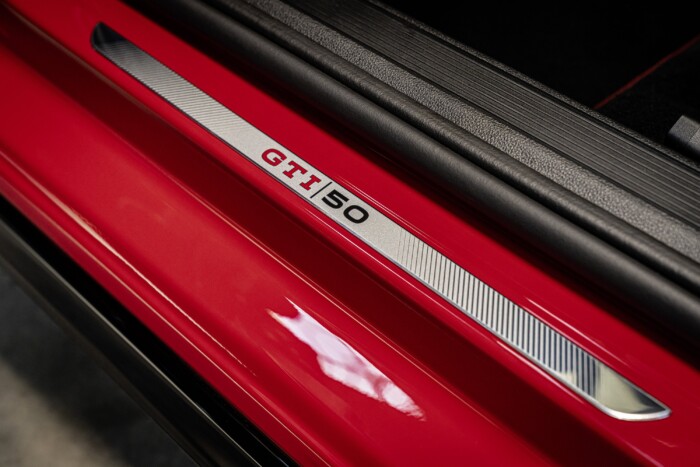 Versenyautó erejét kapta az 50 éves VW Golf GTI 10 | Vezess Versenyautó erejét kapta az 50 éves VW Golf GTI 10