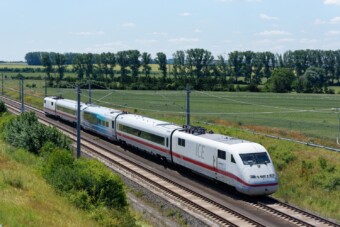 Eszement sebességrekord született: ami nálunk 160, az a németeknél 405