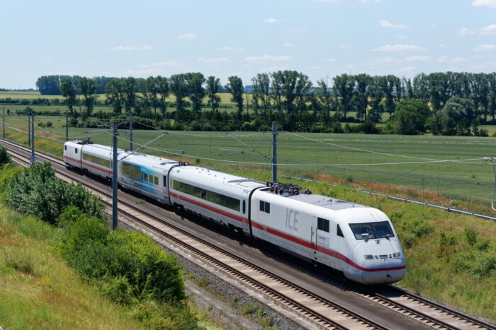 Eszement sebességrekord született: ami nálunk 160, az a németeknél 405