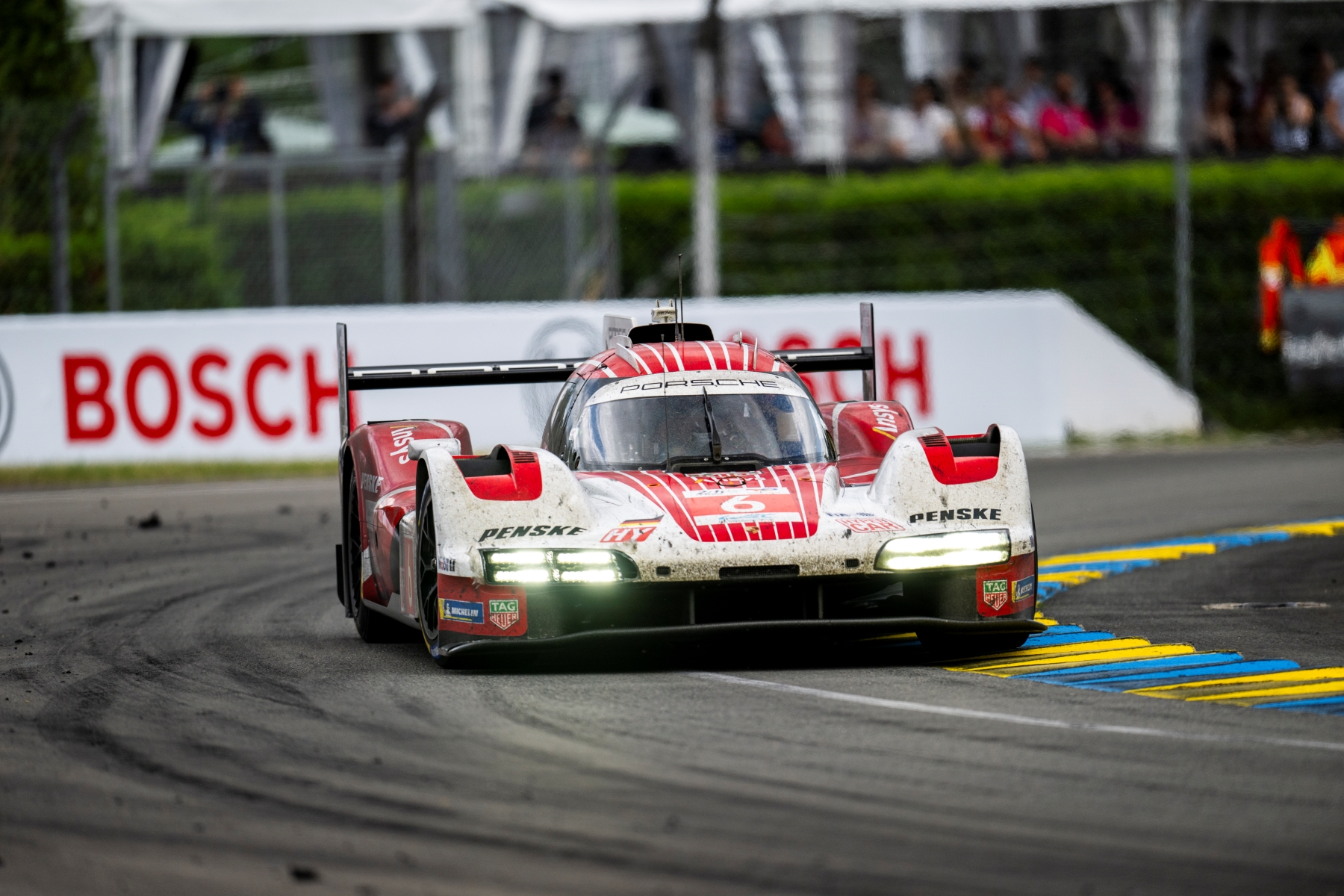 Press - 24 Heures du Mans 2025 - Sunday | Vezess | Vezess