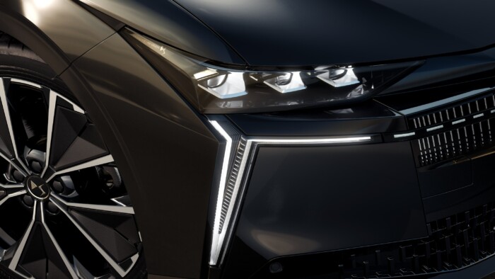 Arcot és nevet cserélt az avantgárd családi SUV 8 | Vezess Arcot és nevet cserélt az avantgárd családi SUV 8