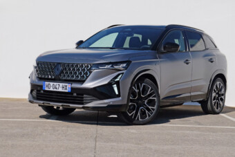 Családi hibrid, meglepő extrákkal