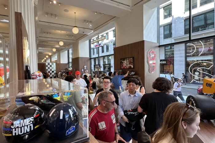 Luxusbutikot nyitott az F1, megnéztük élőben 7