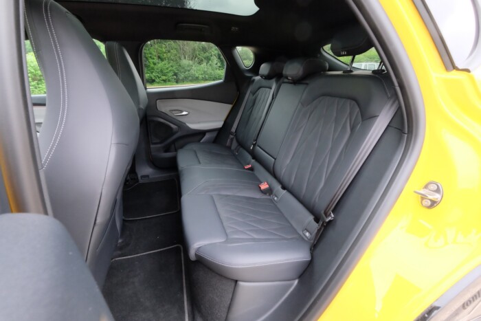 Vigyázat, nyomokban Fordot tartalmazhat 16 | Vezess Vigyázat, nyomokban Fordot tartalmazhat 16