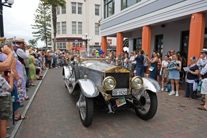 A lehető legrosszabbkor lopták el a 105 éves autót