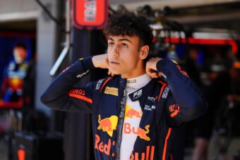 F1: Új pilótát ültet autóba a Red Bull