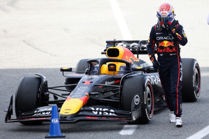 F1: Egy hajszálra az eltiltástól Verstappen