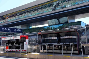 F1: Káosz Ausztriában, borult a menetrend