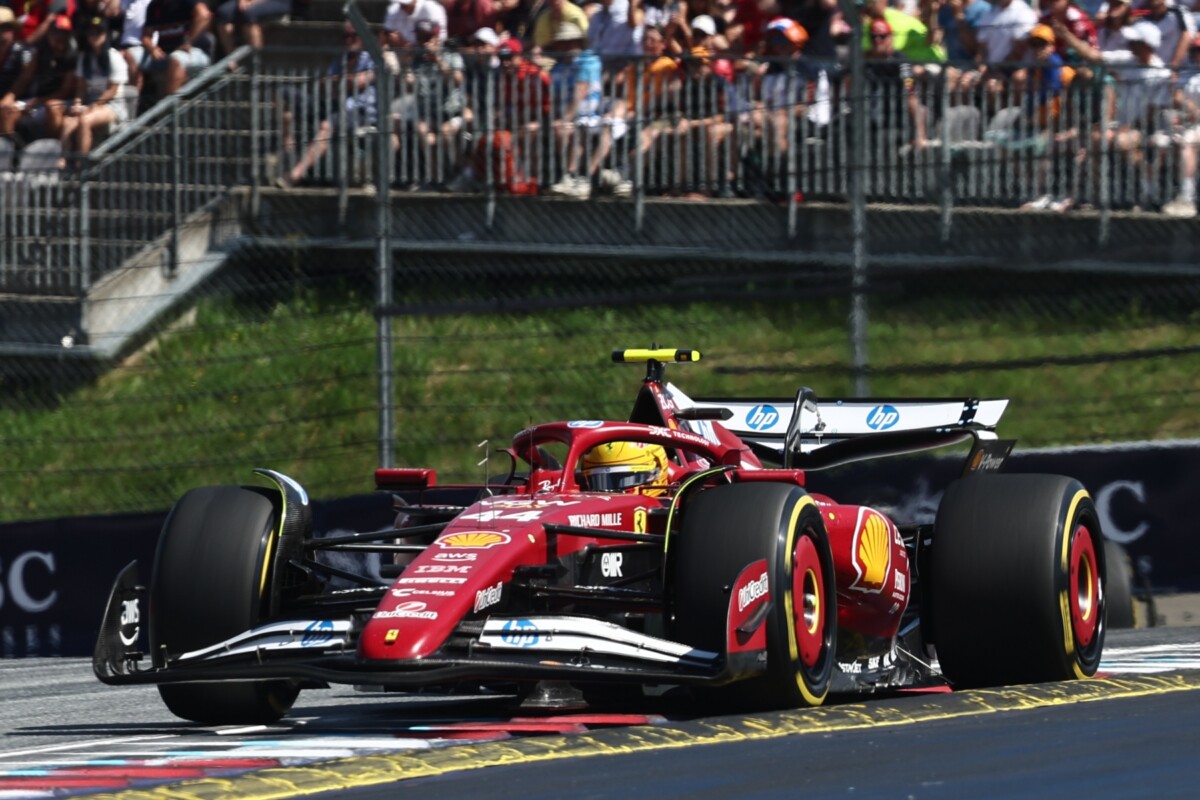 F1: Már annak is örül Hamilton, hogy nem egy perc a hátránya