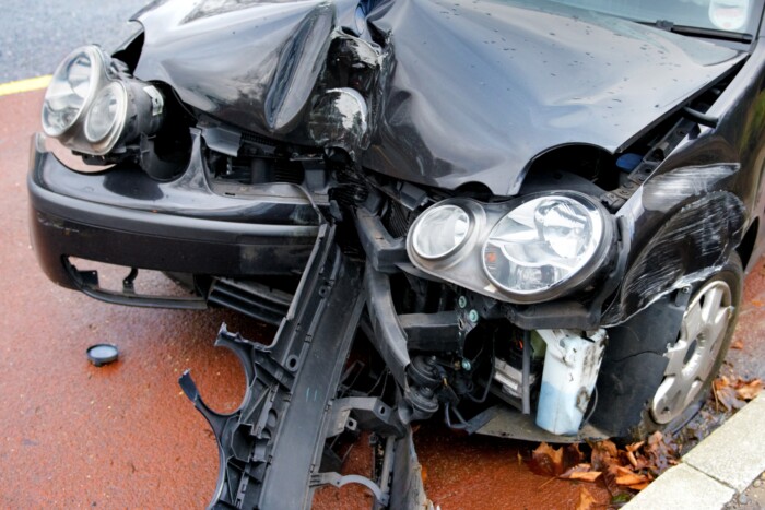 Autót tört, hogy másik bírót kapjon